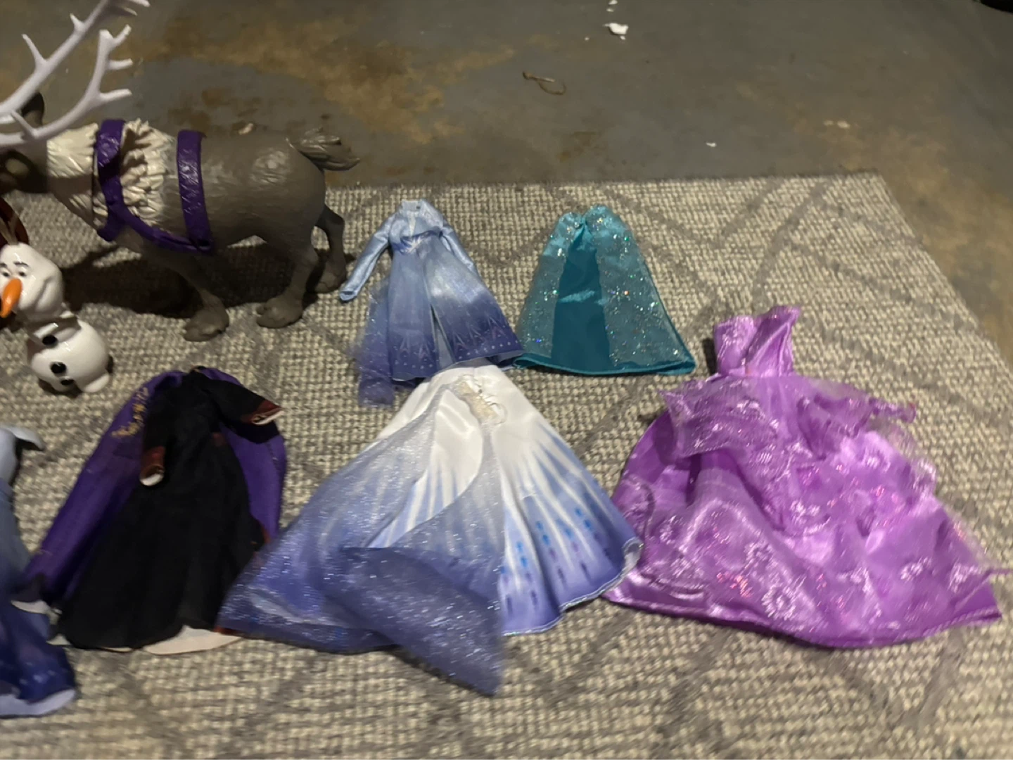 Disney Frozen Doll Set with Figures and Outfits - photo 4