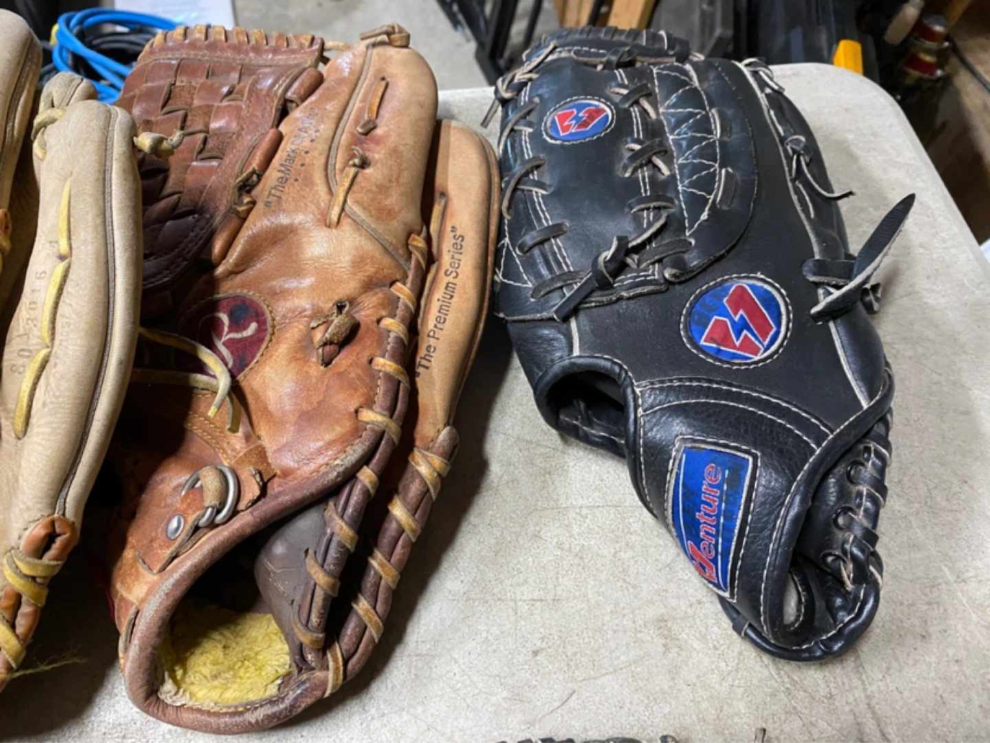 Baseball gloves with balls - photo 4