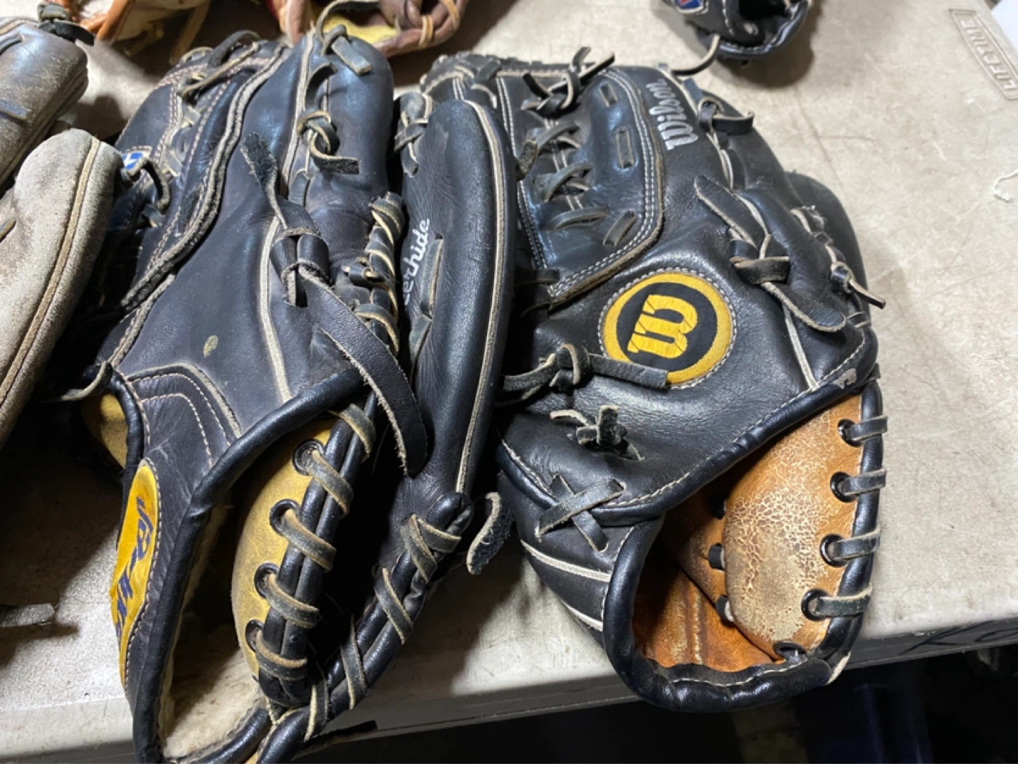 Baseball gloves with balls - photo 5