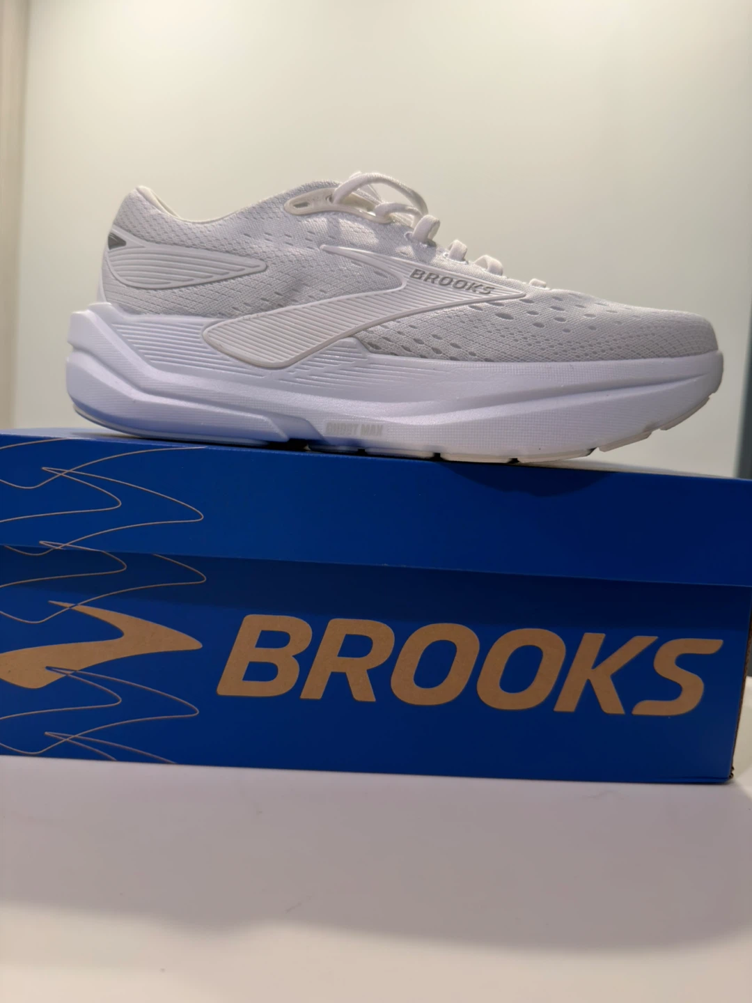 Brooks Ghost Max 3 Women's Running Shoes White Size 8