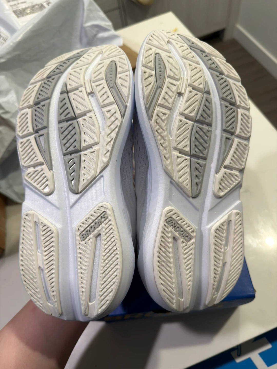 Brooks Ghost Max 3 Women's Running Shoes White Size 8 - photo 3
