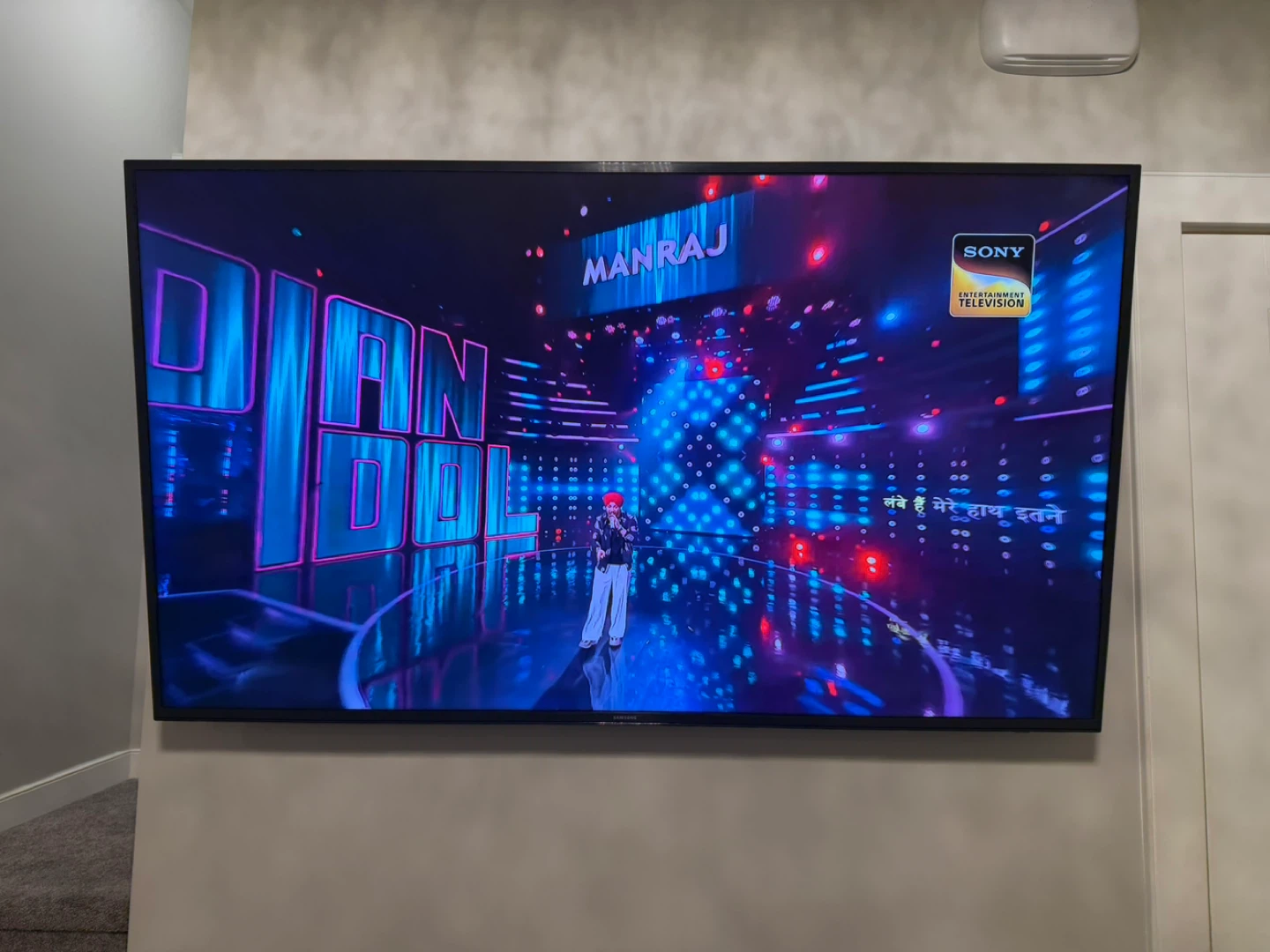 Smart TVs,Bose Soundbar and Subwoofer with Remotes