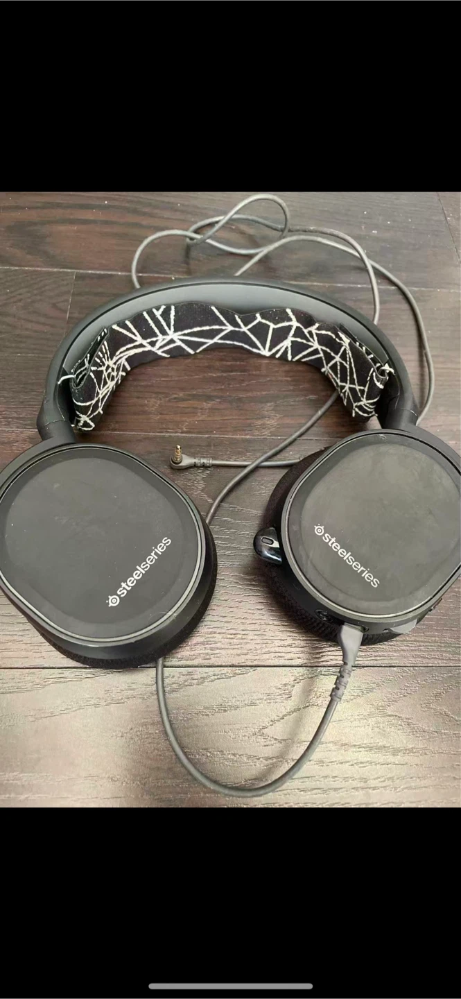 SteelSeries Arctis accessories and Gaming Headset
