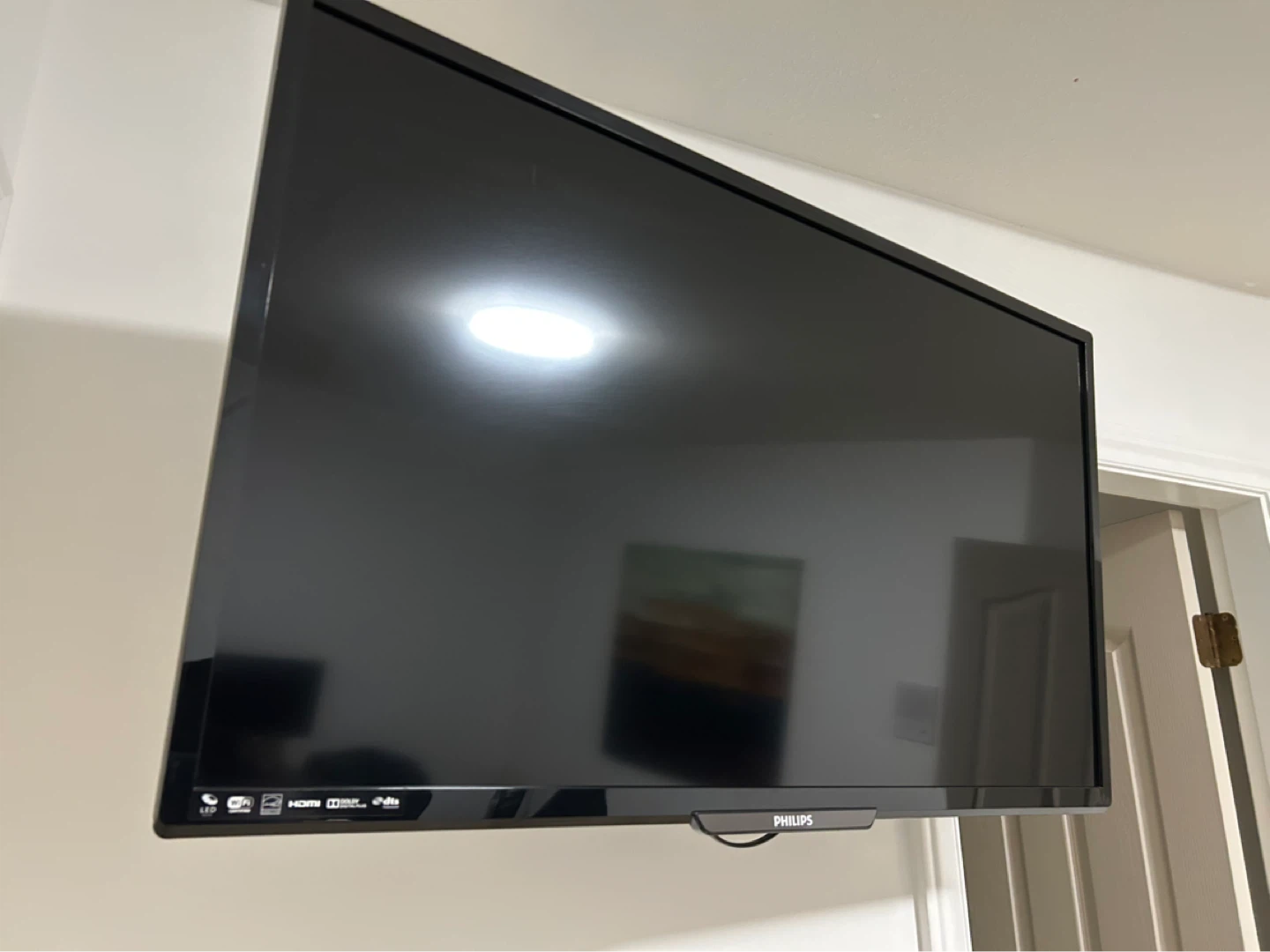 Philips 40" HD Television - photo 2