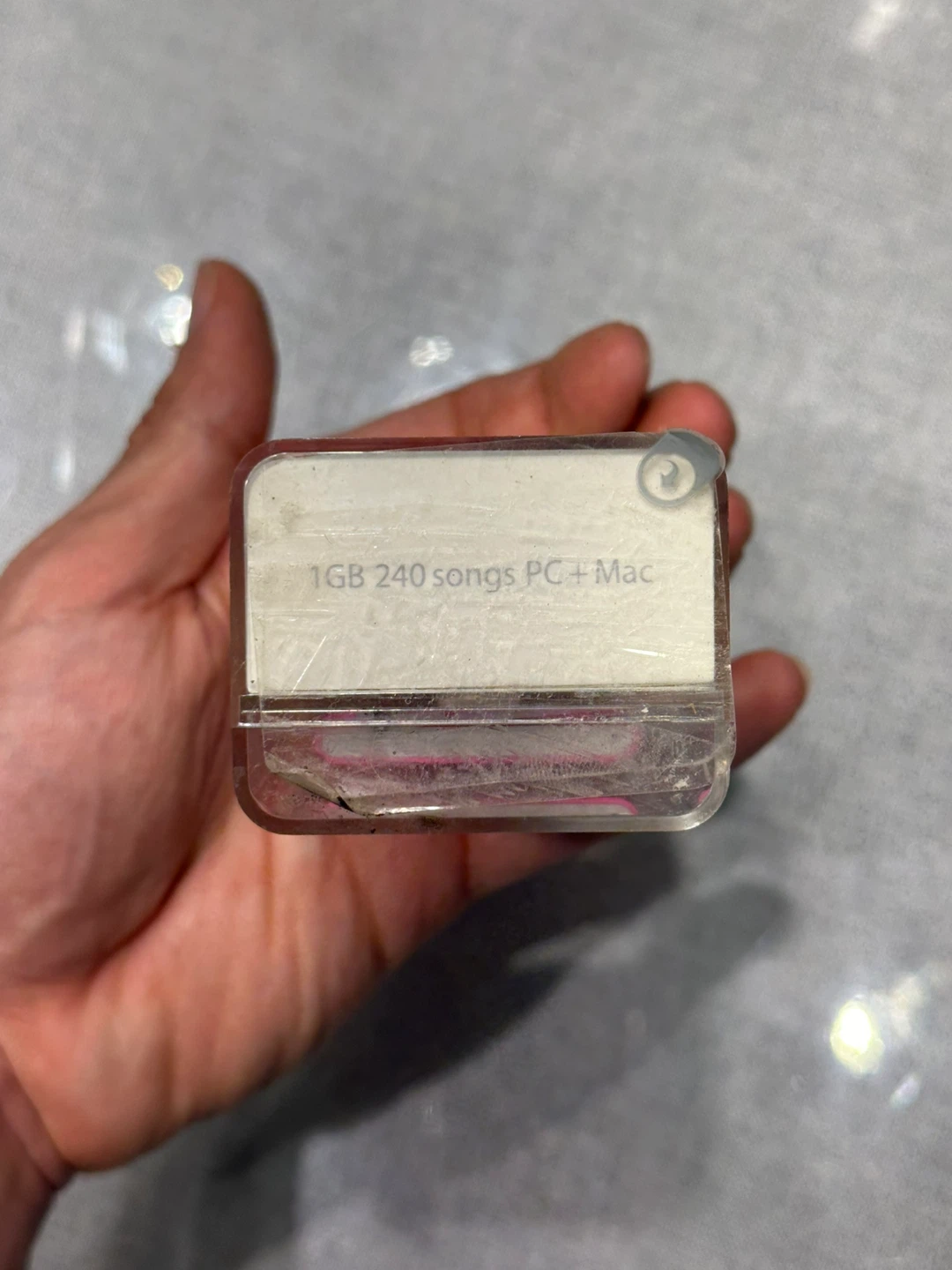 Apple iPod shuffle 2nd Gen 1GB Pink - photo 4