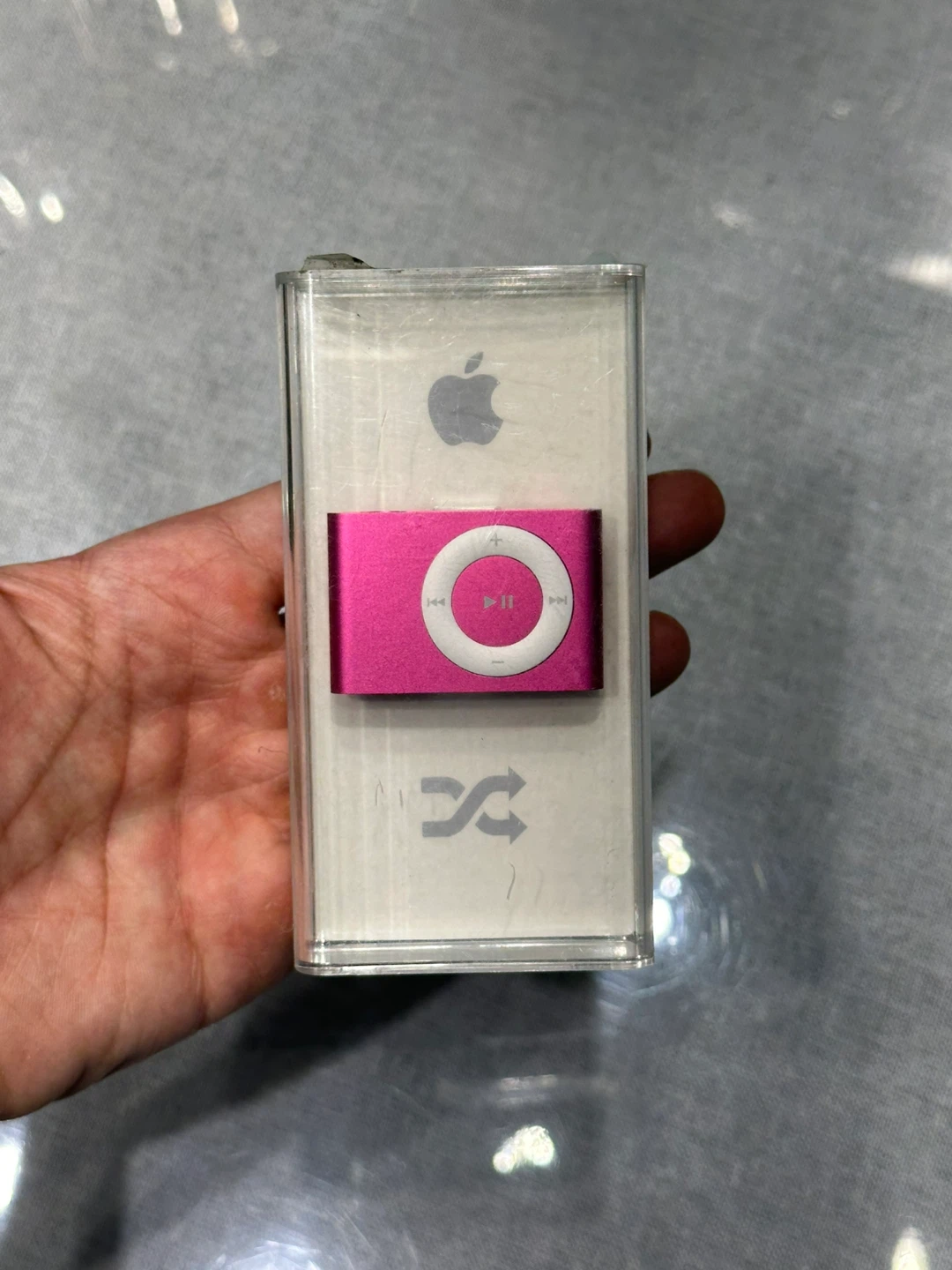 Apple iPod shuffle 2nd Gen 1GB Pink