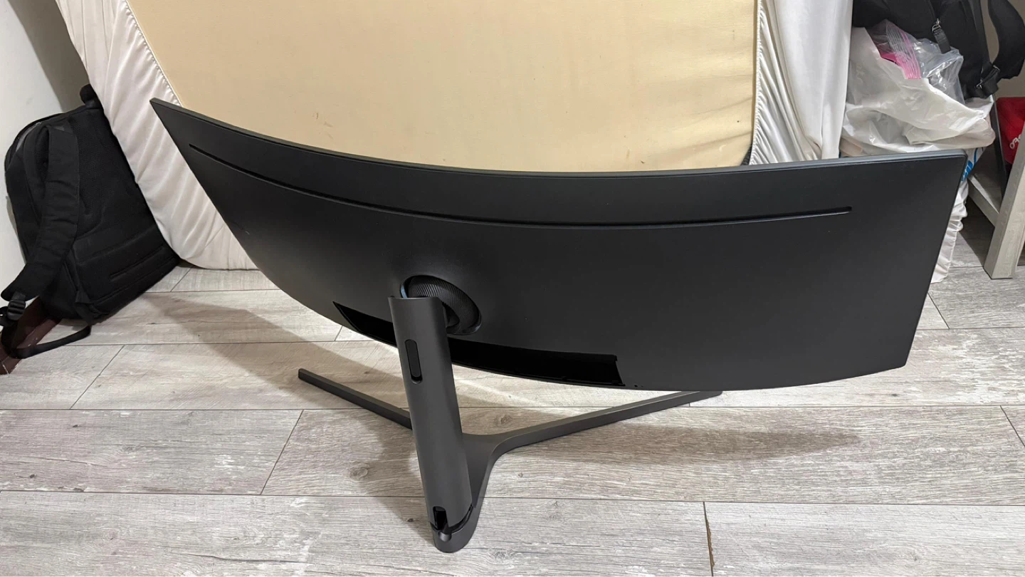 Samsung 49 inch Curved Monitor - photo 5