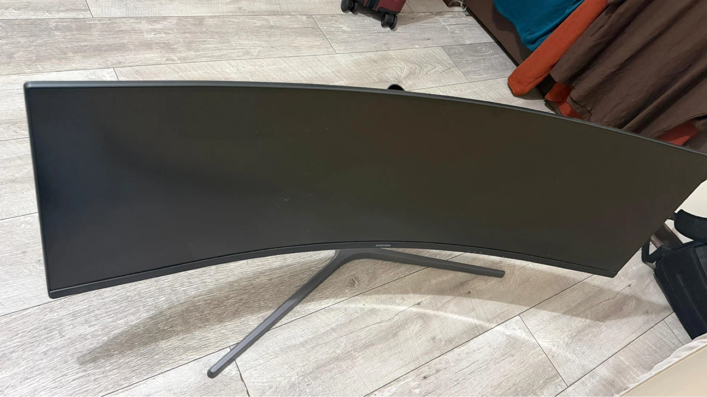 Samsung 49 inch Curved Monitor - photo 2