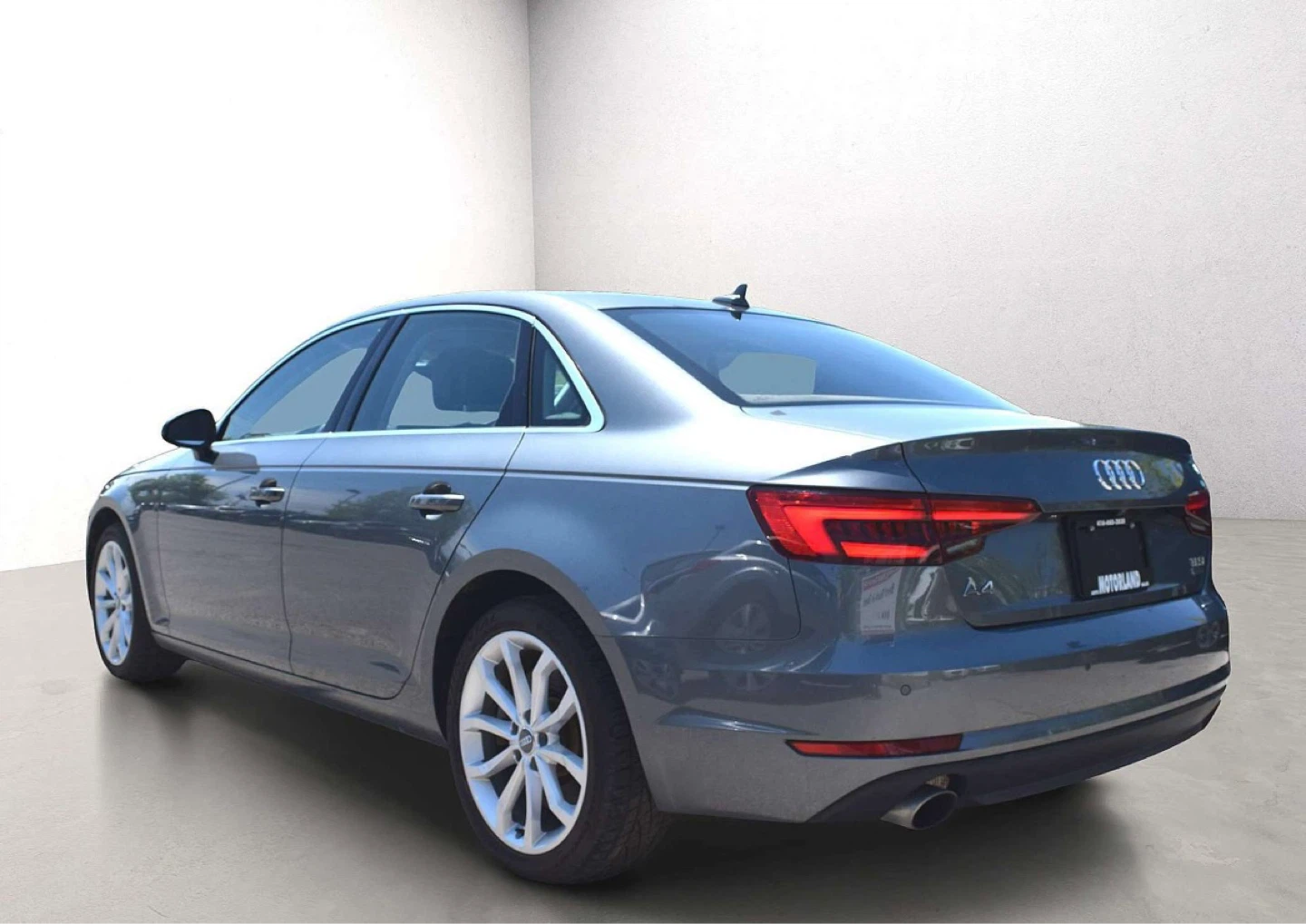 Audi A4 Sedan