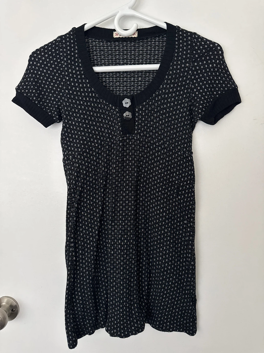 Black patterned knit top