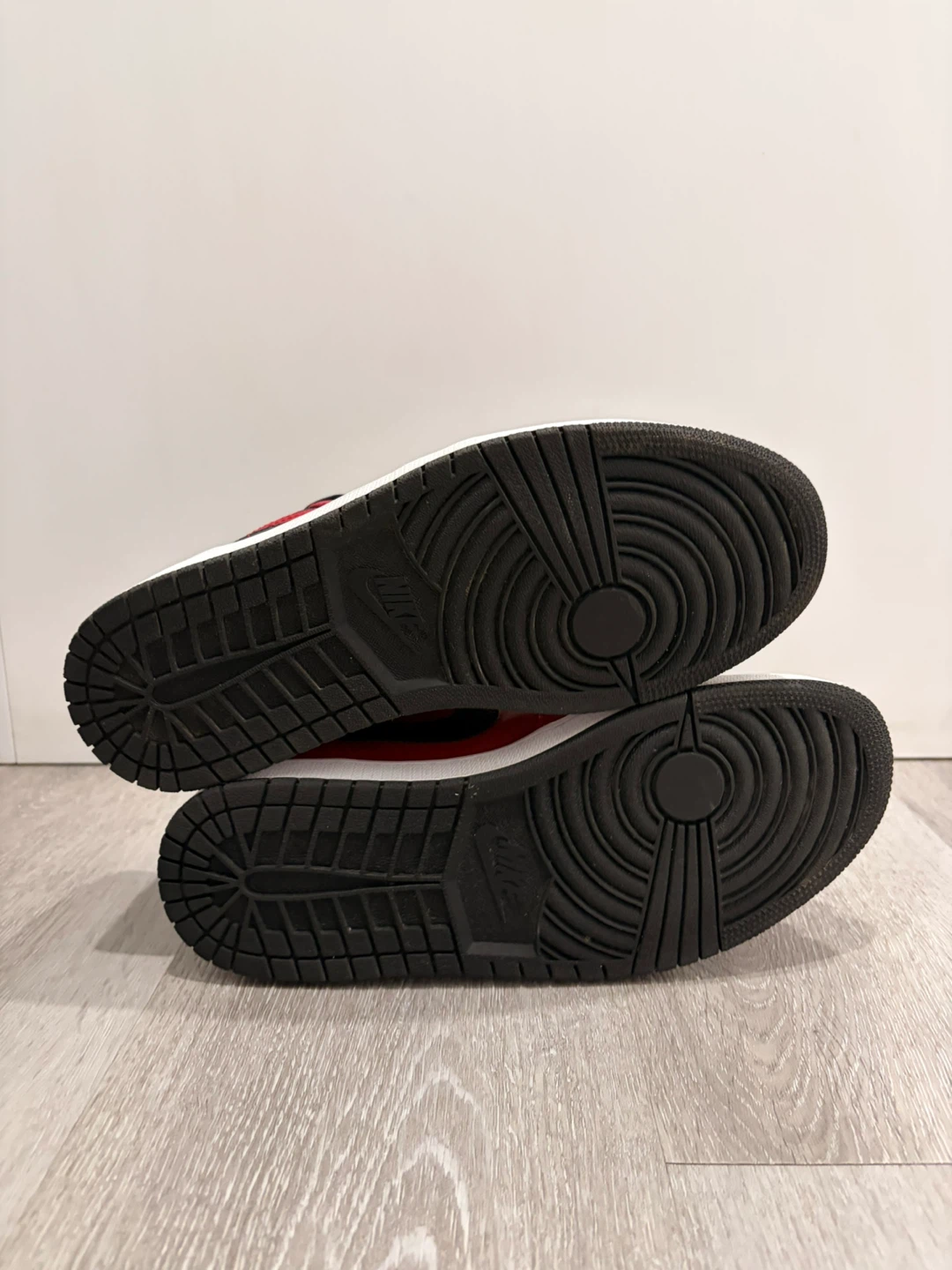 Air Jordan 1 Low Red Black Sneakers - photo 4