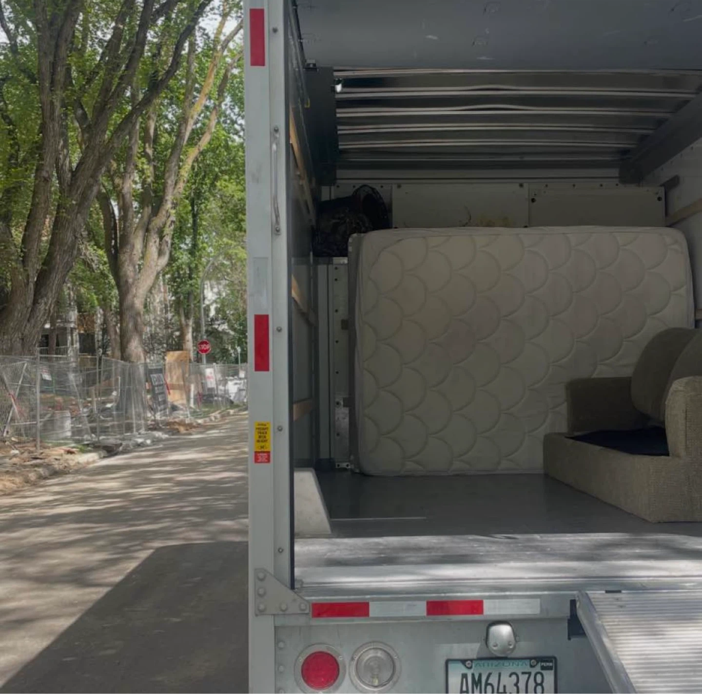 Moving, residential furniture delivery - photo 2