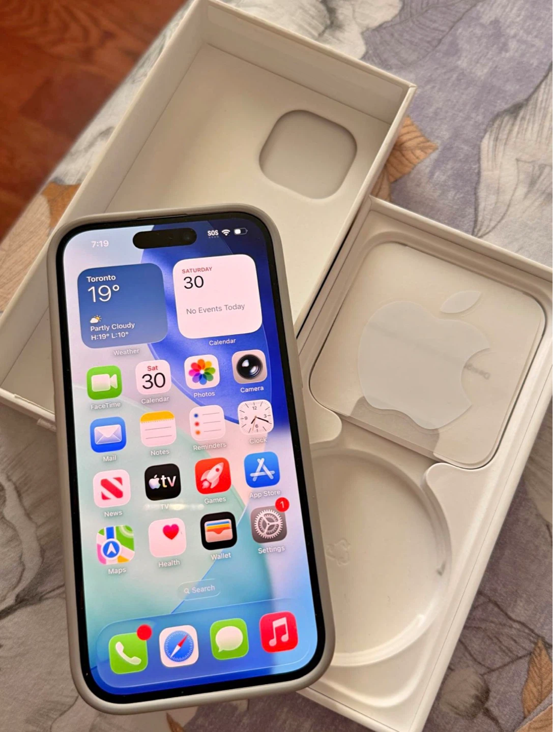 Apple iPhone 15 - photo 3