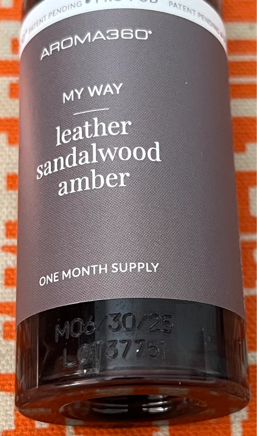Aroma360 My Way Leather Sandalwood Amber Fragrance - photo 4