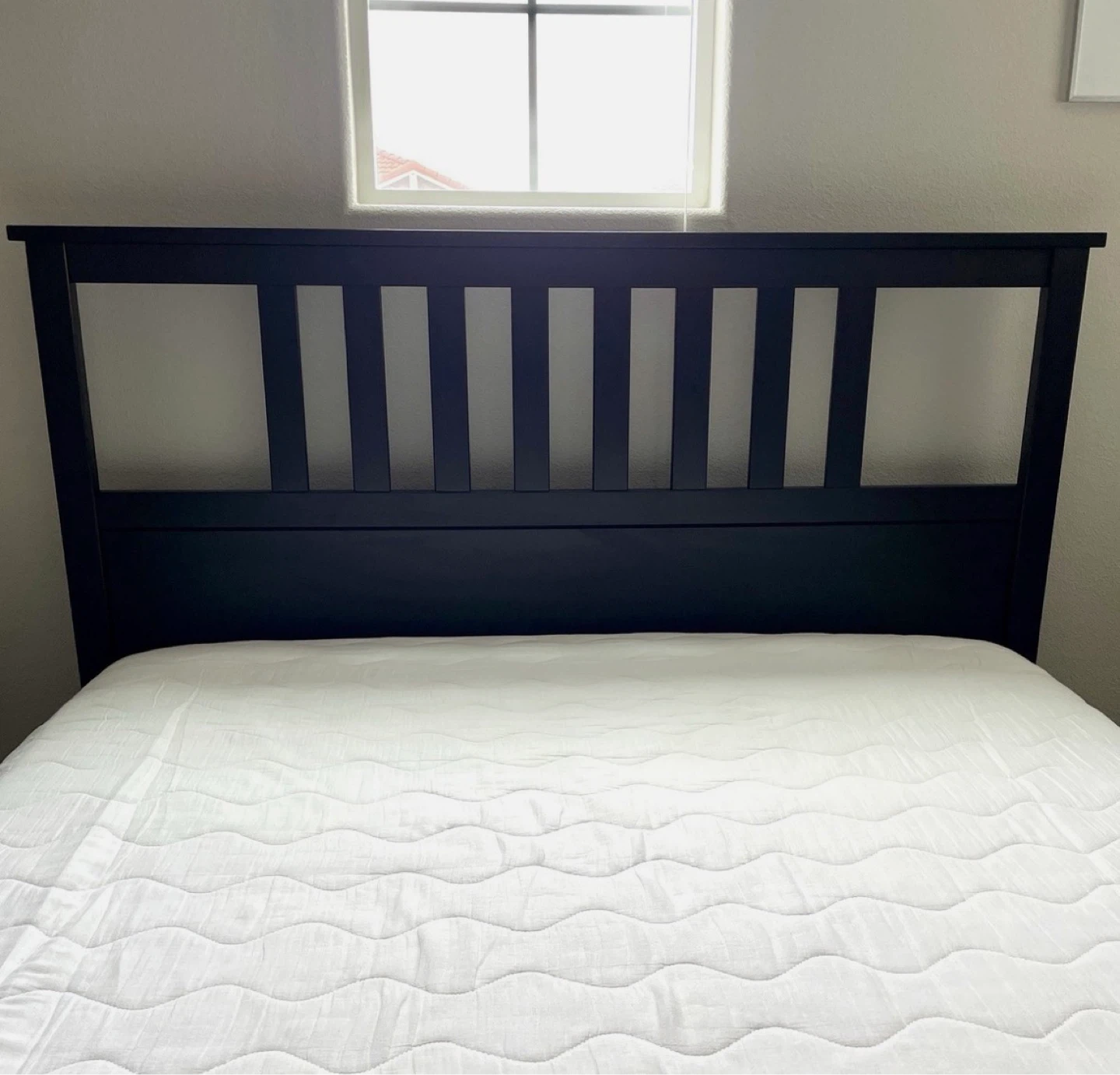 Queen bed frame +Free delivery - photo 3