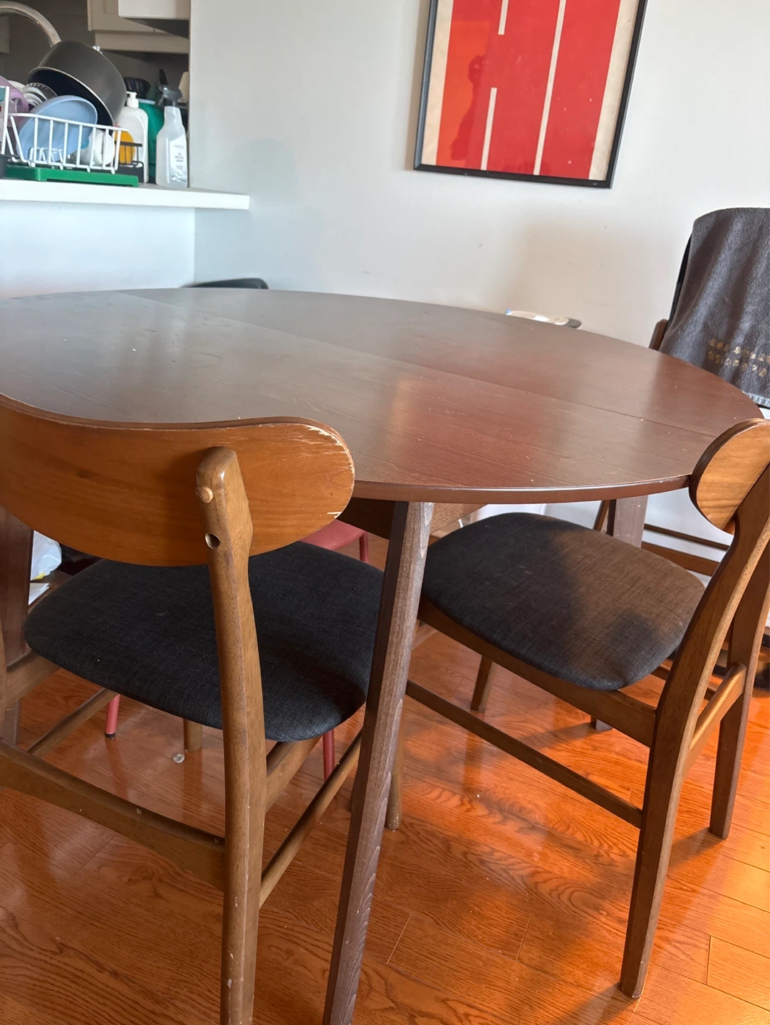 Structube Round Extendable Dining Table
