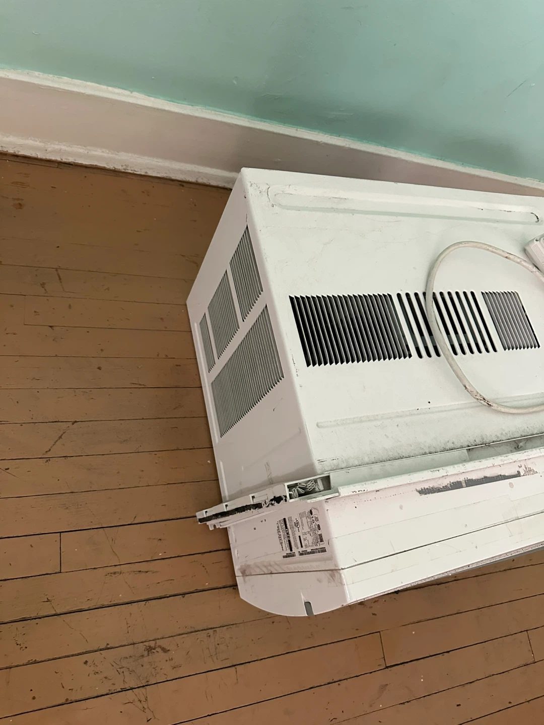LG ThinQ Window Air Conditioner - photo 4