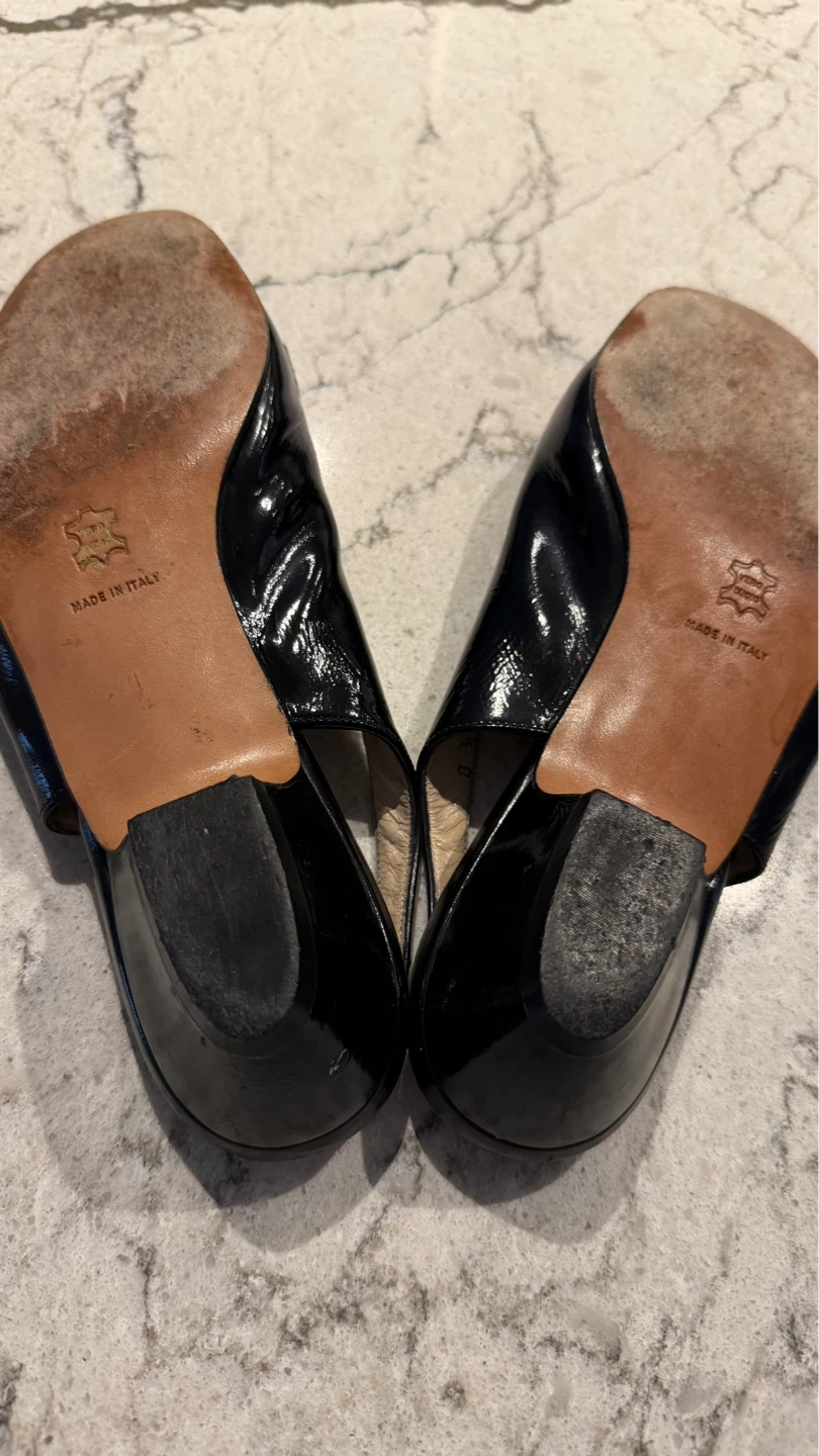 7.5Salvatore Ferragamo Black Patent Leather Slingbacks with Bow - photo 3