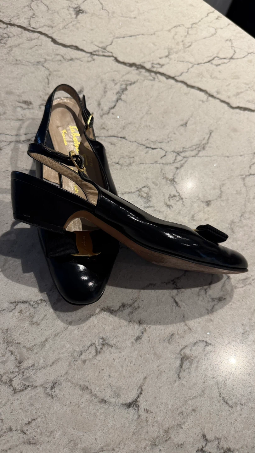 7.5Salvatore Ferragamo Black Patent Leather Slingbacks with Bow - photo 2