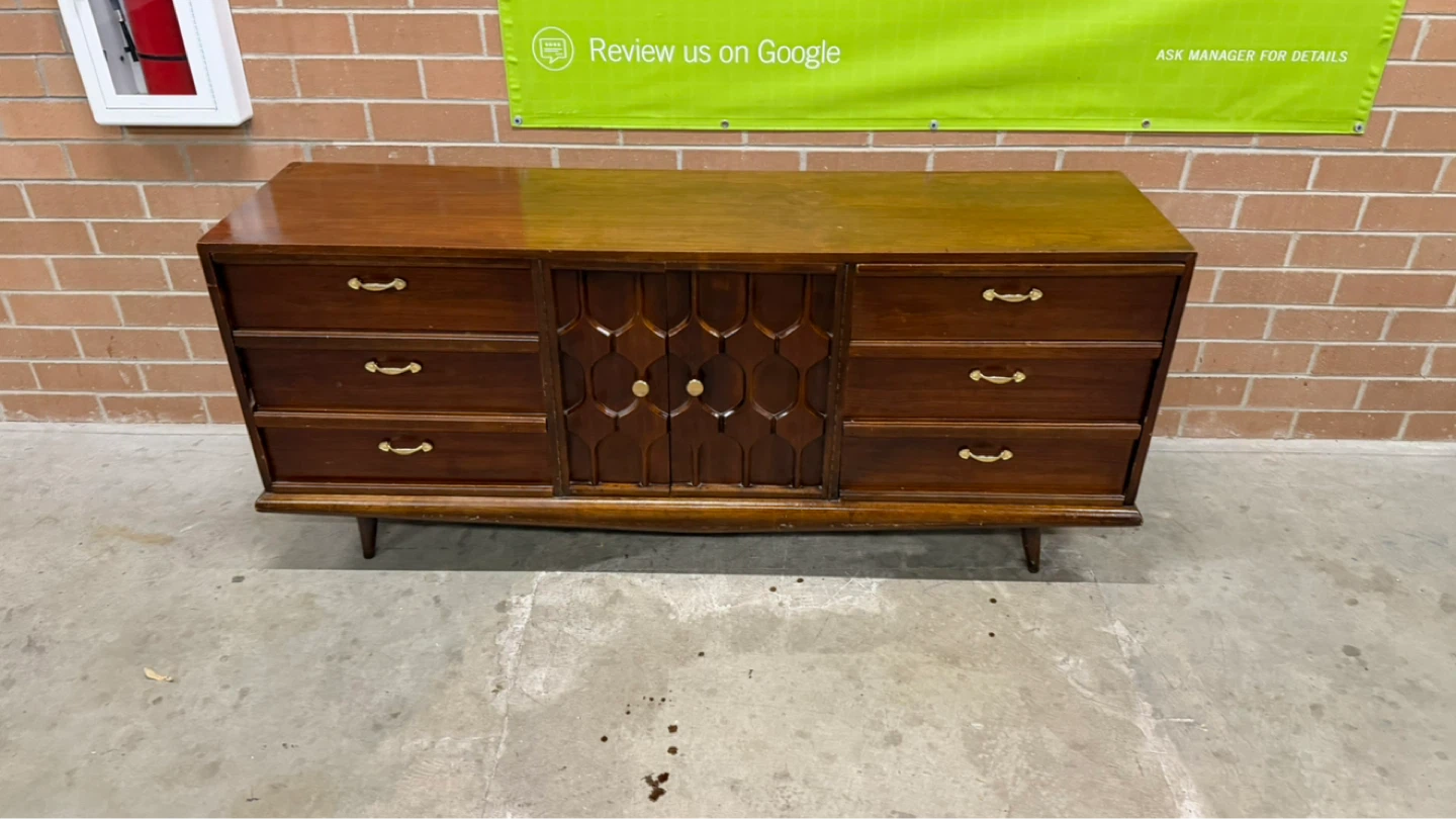 Vintage Mid-Century Modern Dresser - photo 2