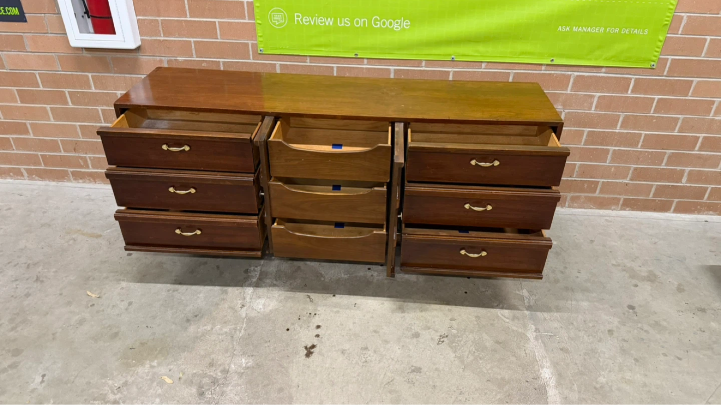 Vintage Mid-Century Modern Dresser - photo 4