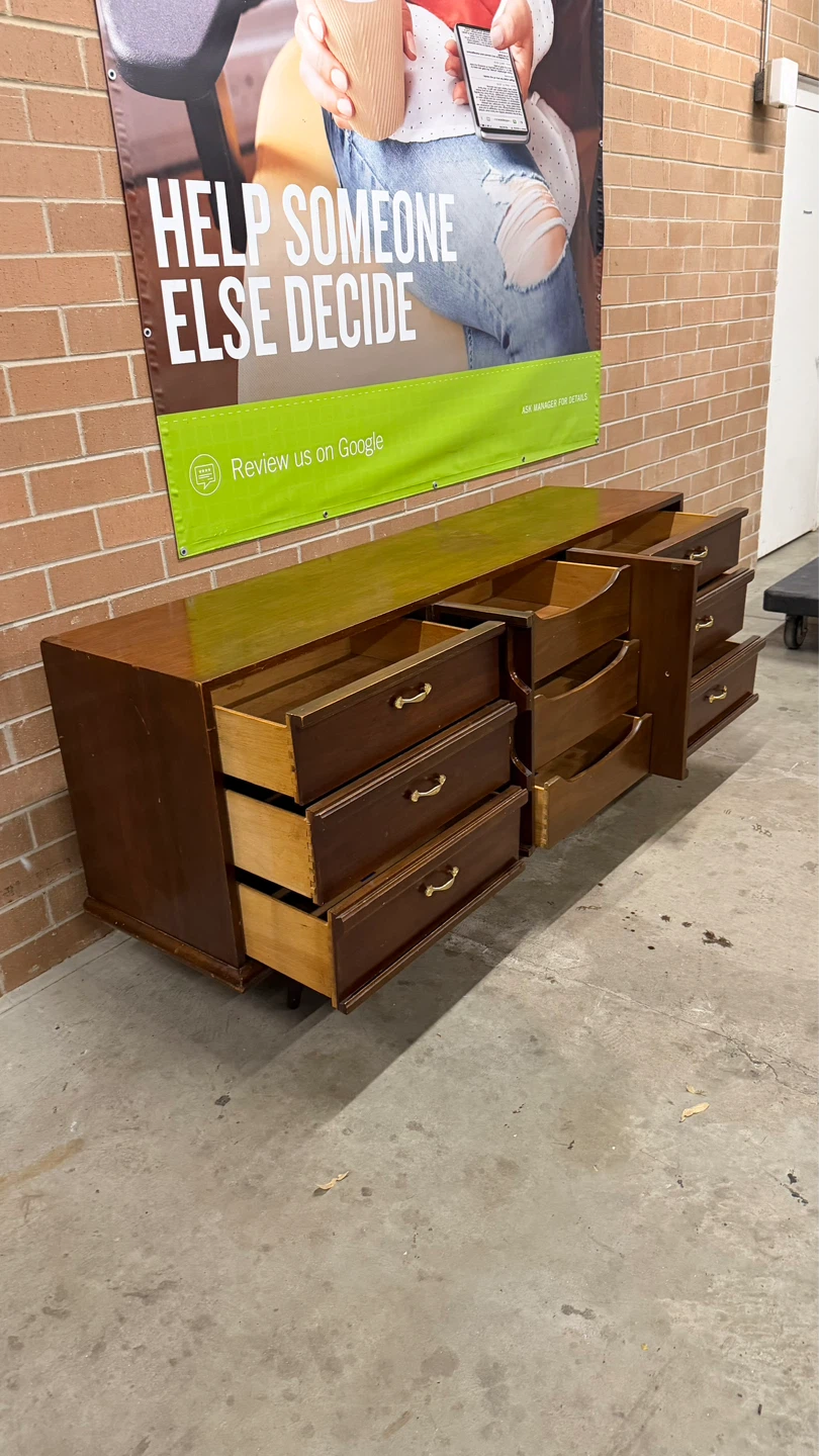 Vintage Mid-Century Modern Dresser - photo 5