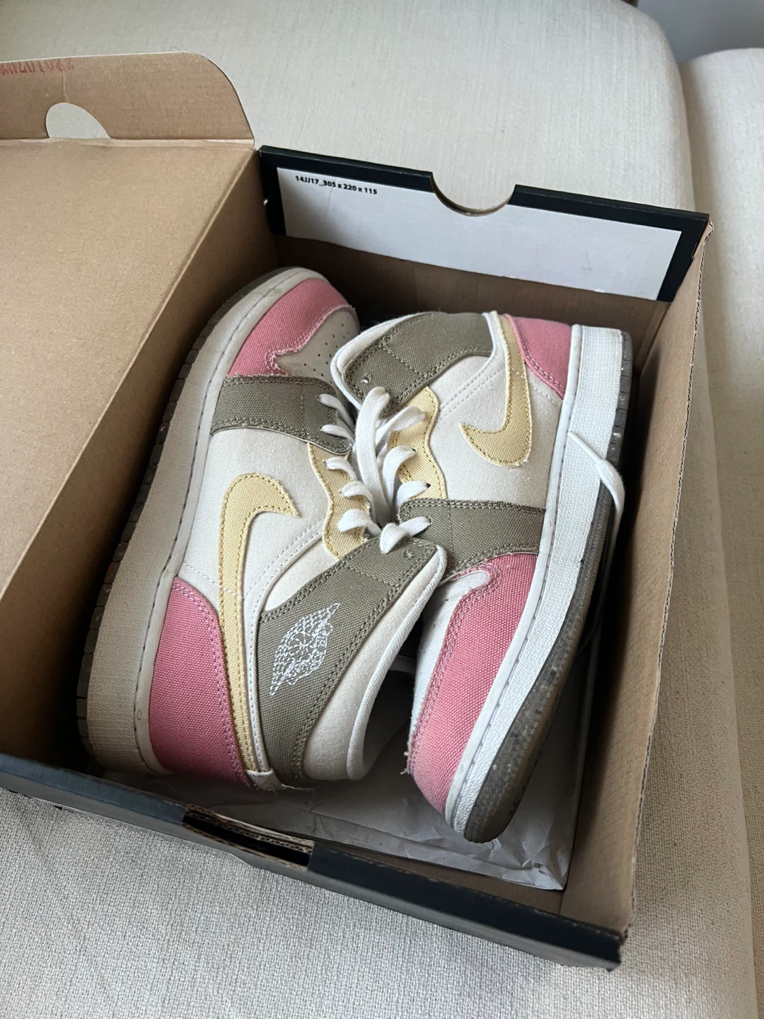 Air Jordan 1 Mid SE Sneakers 6.5Y/8W