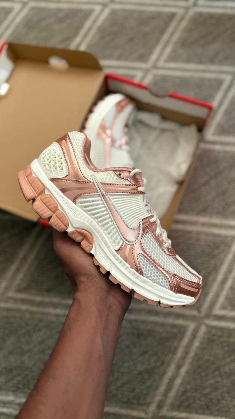 Nike Vomero 5s Rose Gold