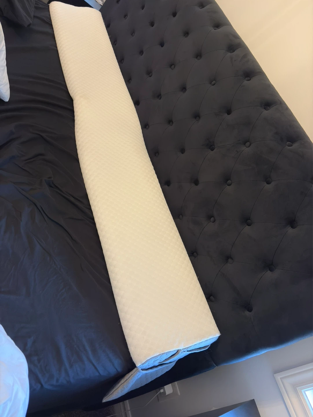 King Size Wedge Pillow Headboard Bed Gap Filler - photo 4