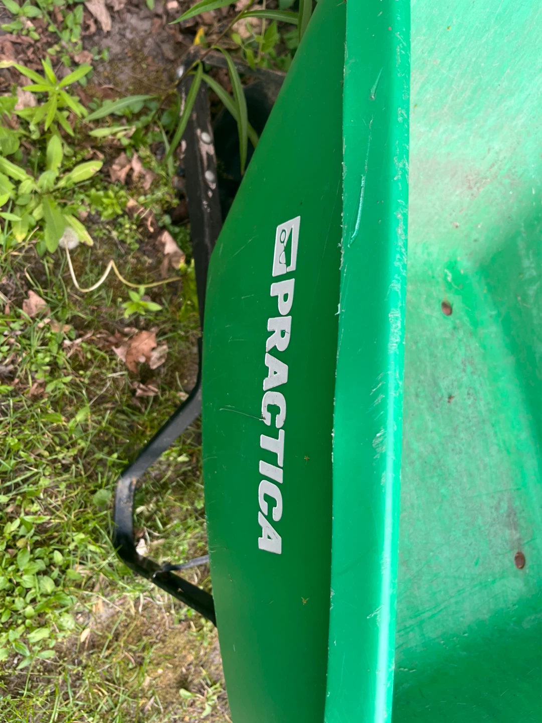Practica Green Wheelbarrow