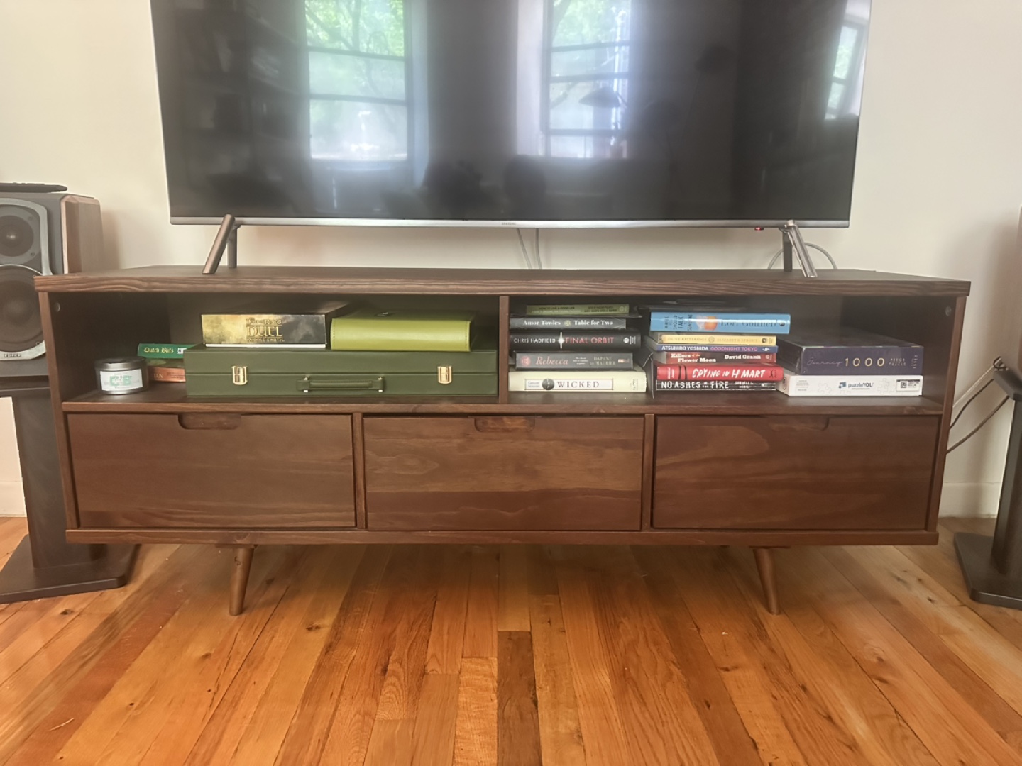 Tv stand