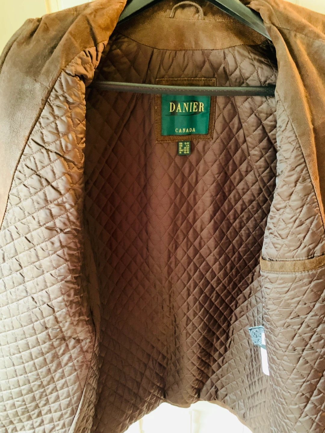Genuine Leather Jacket: Large - Danier Brand - photo 4