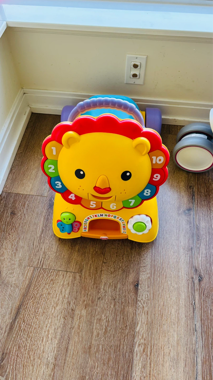 Fisher-Price Laugh & Learn Musical Lion Walker