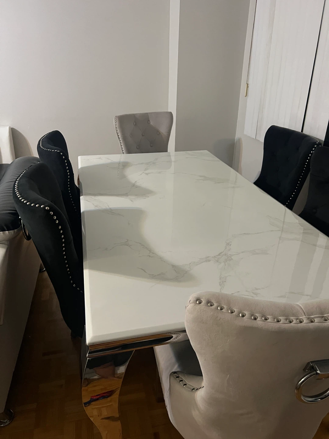 White Marble Dining Table with 6 Chairs - photo 4