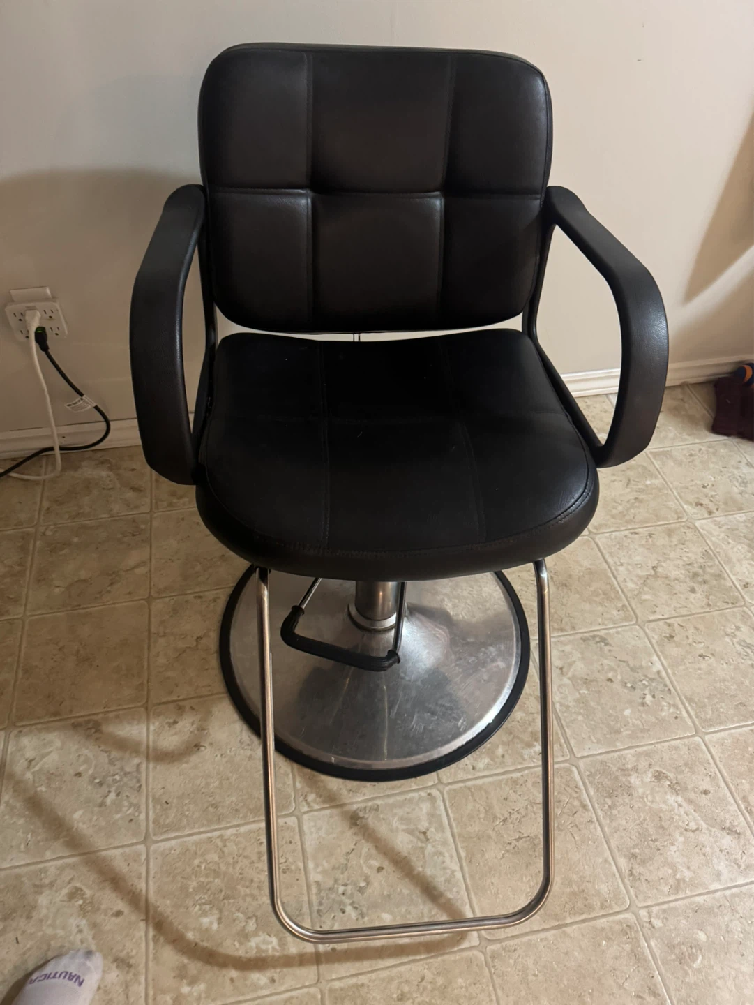 Black Salon Styling Chair - photo 2