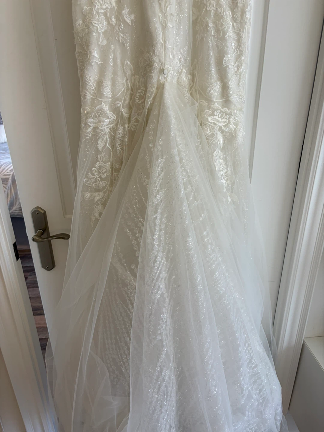 Essence of Australia Plunge Neck Wedding Gown - size 10 - photo 5