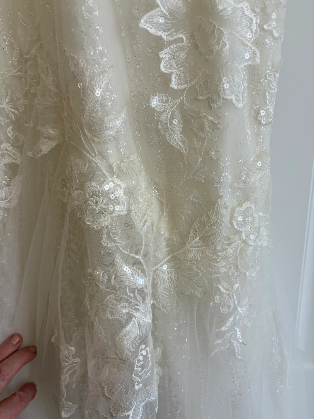 Essence of Australia Plunge Neck Wedding Gown - size 10 - photo 4