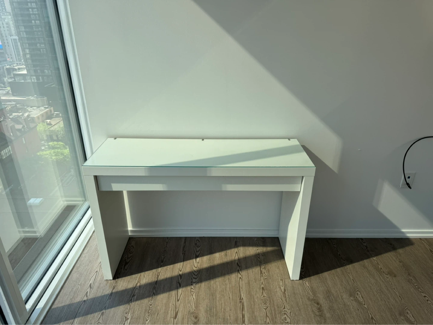 White IKEA Dressing Table / Vanity – Like New - photo 3