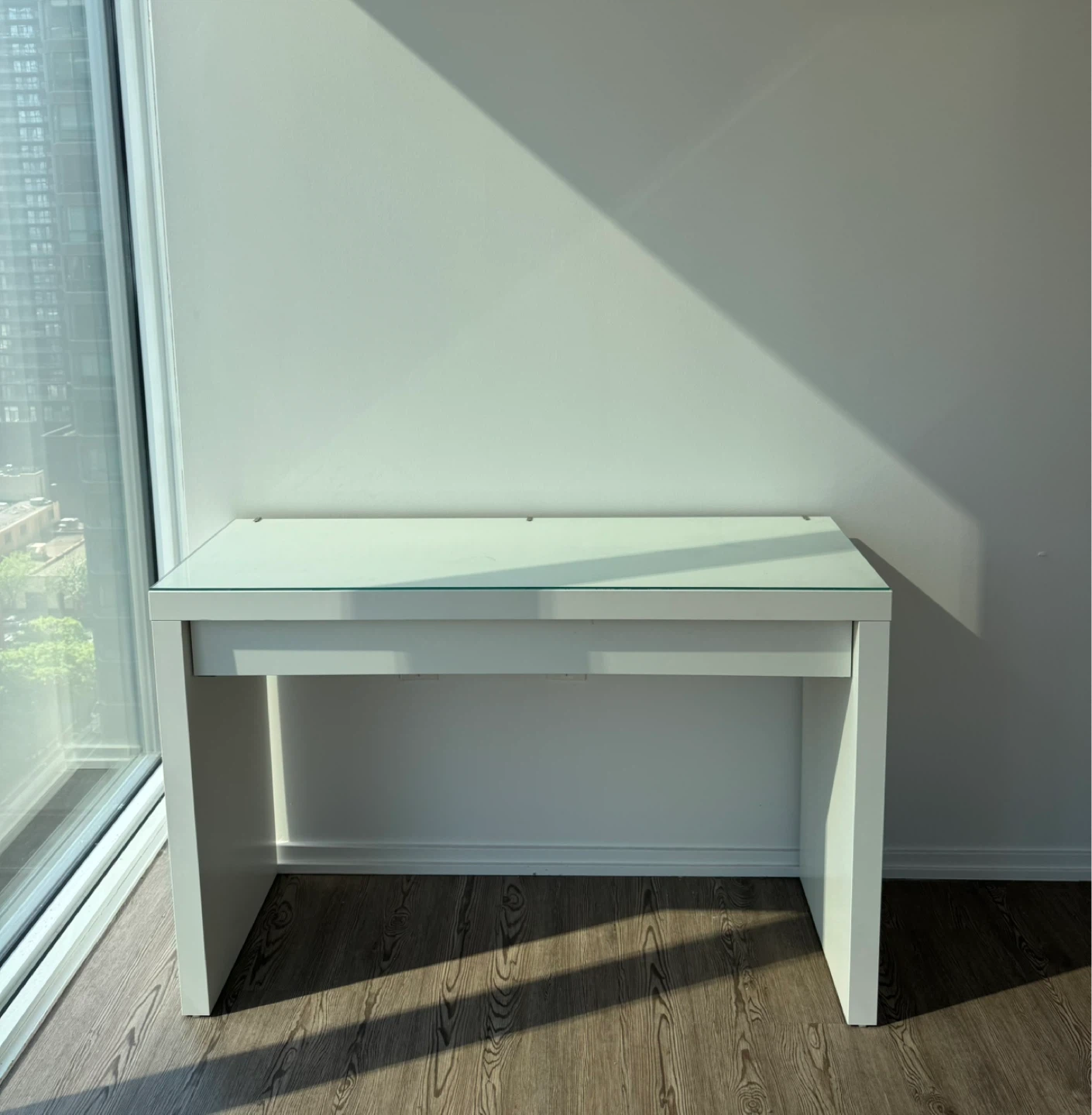White IKEA Dressing Table / Vanity – Like New