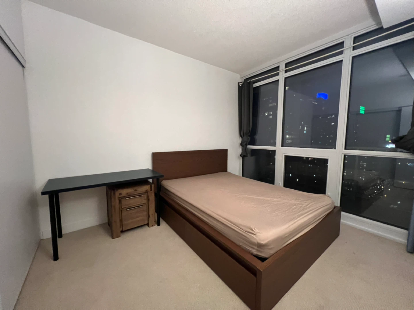 Queen size Wooden Bed Frame - photo 2