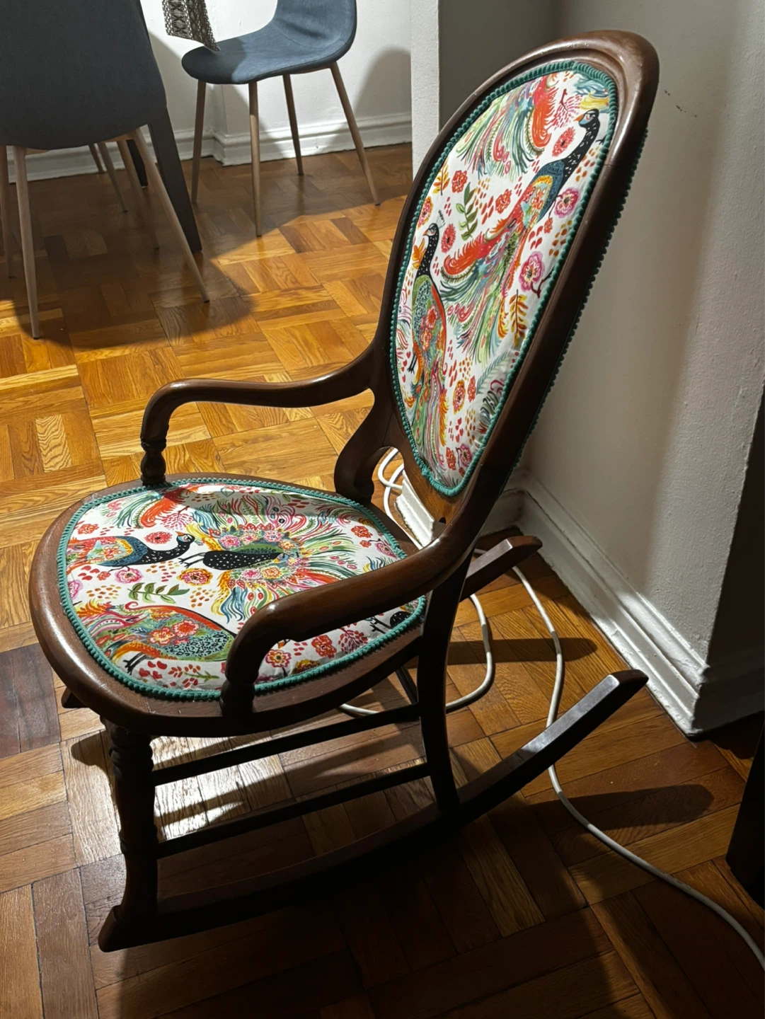 Vintage Wooden Rocking Chair with Peacock Upholstery - photo 5