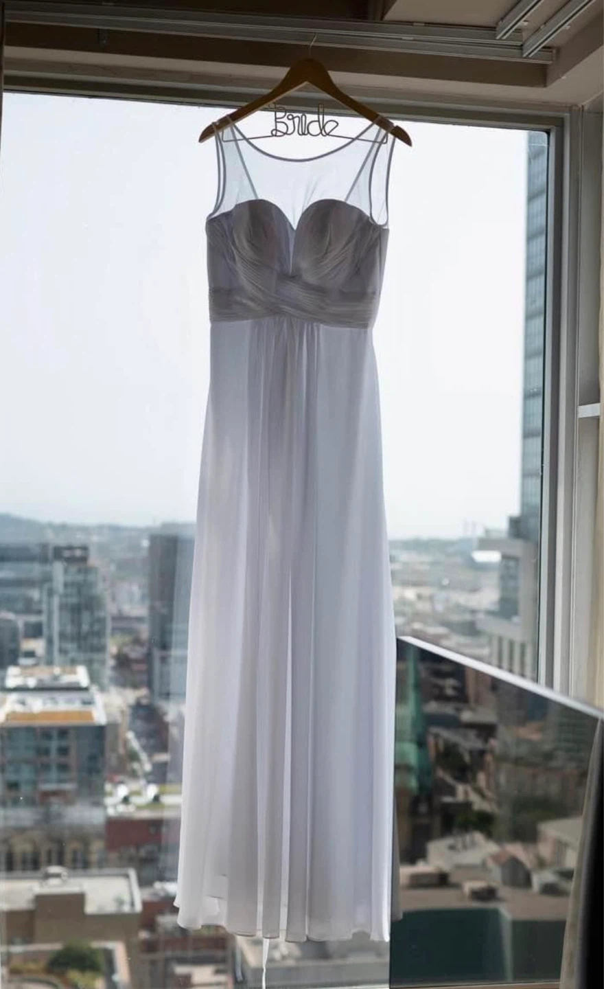 White Chiffon Wedding Dress - photo 2