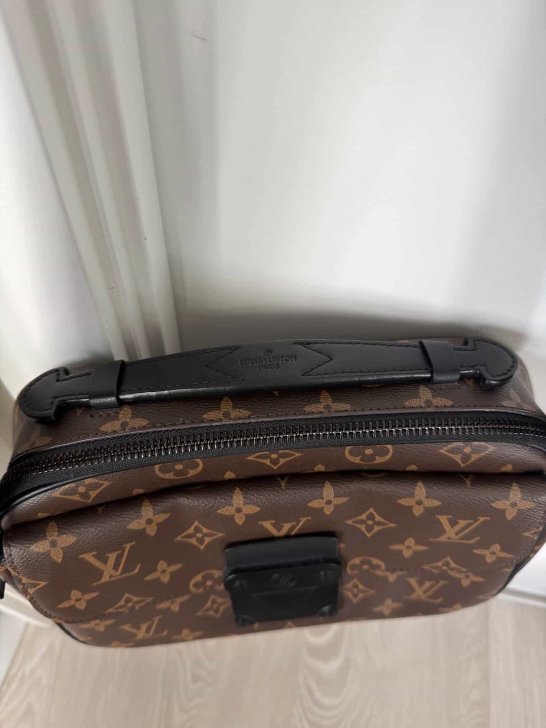 Louis Vuitton Monogram Crossbody Bag - photo 4