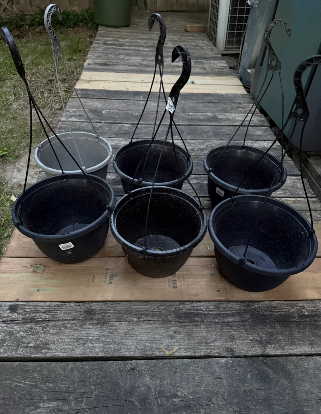8 pcs plastic hanging basket plant pot - 11 inches