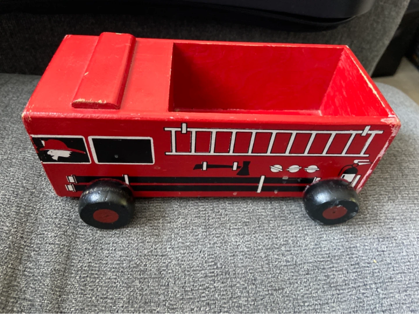 My little red fire truck - photo 2