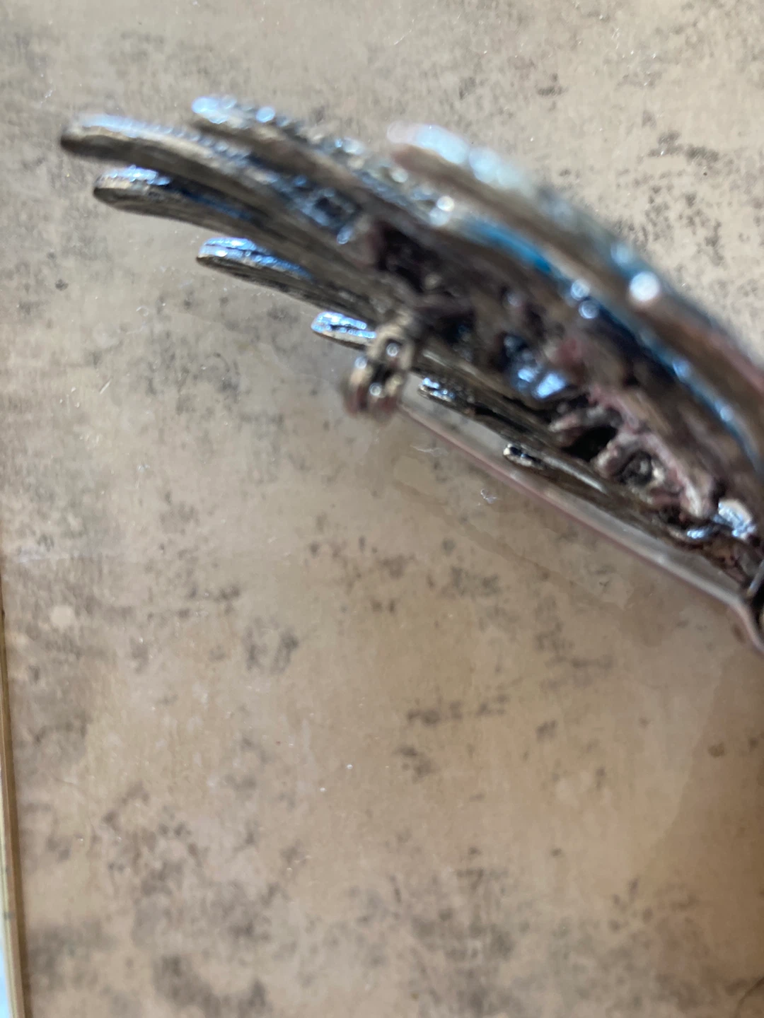 Leaf-shaped Brooch with Rhinestones - photo 2