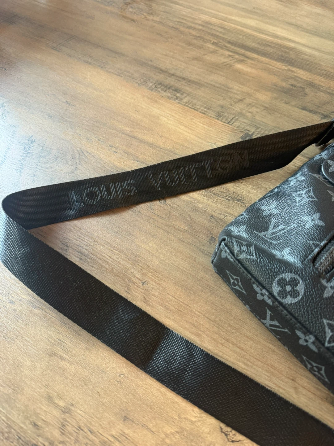 Louis Vuitton Monogram Messenger Bag - photo 4