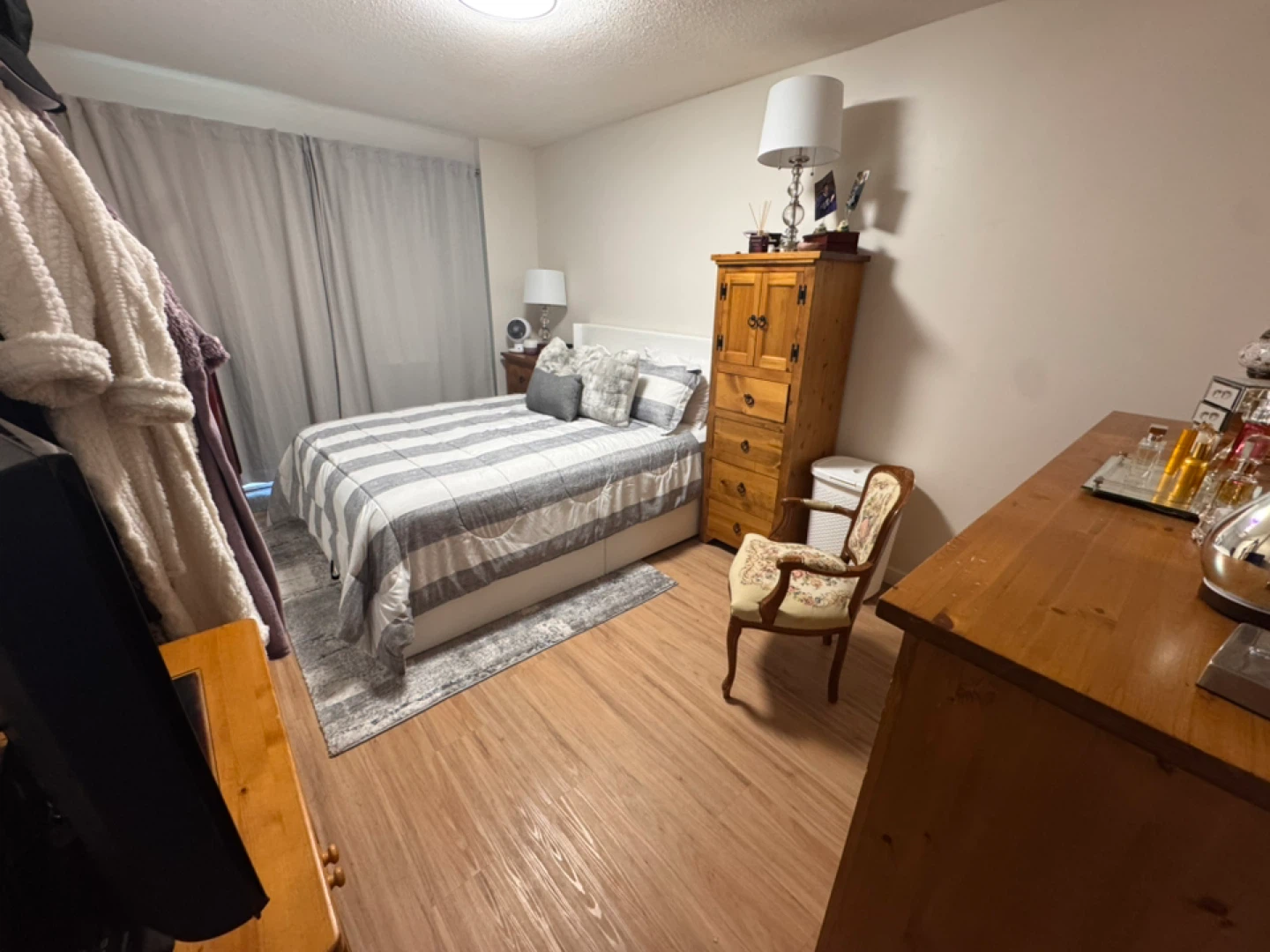 Pine Bedroom suite for sale