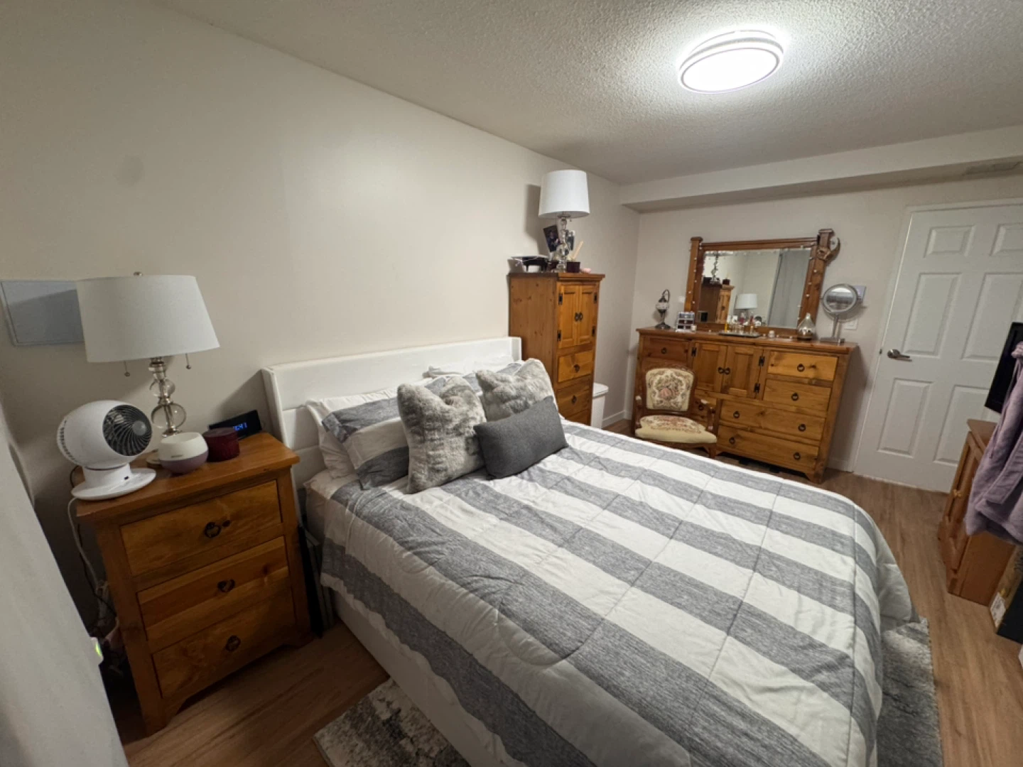 Pine Bedroom suite for sale - photo 2