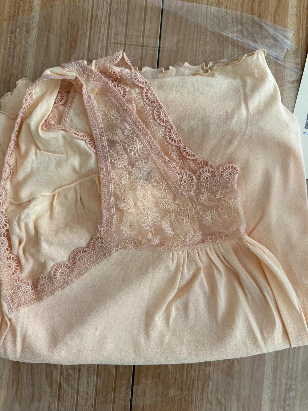 Brand New-Firenze Womens Beige Nightgown & Robe- Reduced! - photo 2